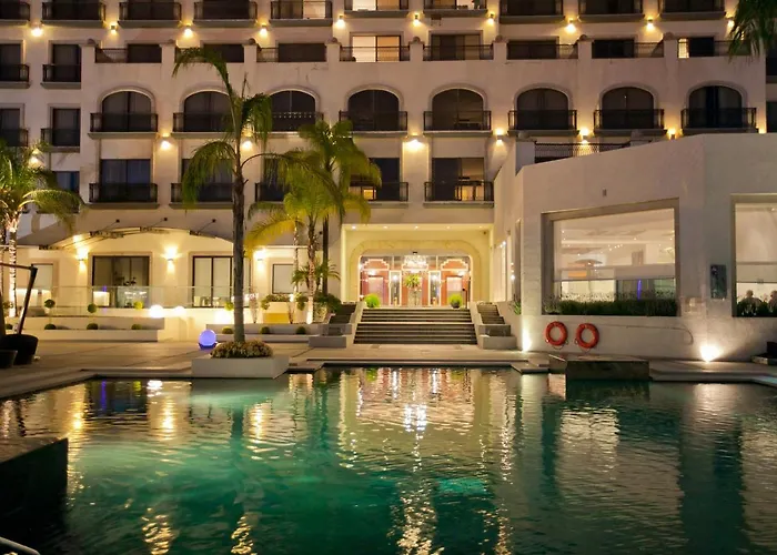 Luxury hotel only: Hs Hotsson Hotel Leon